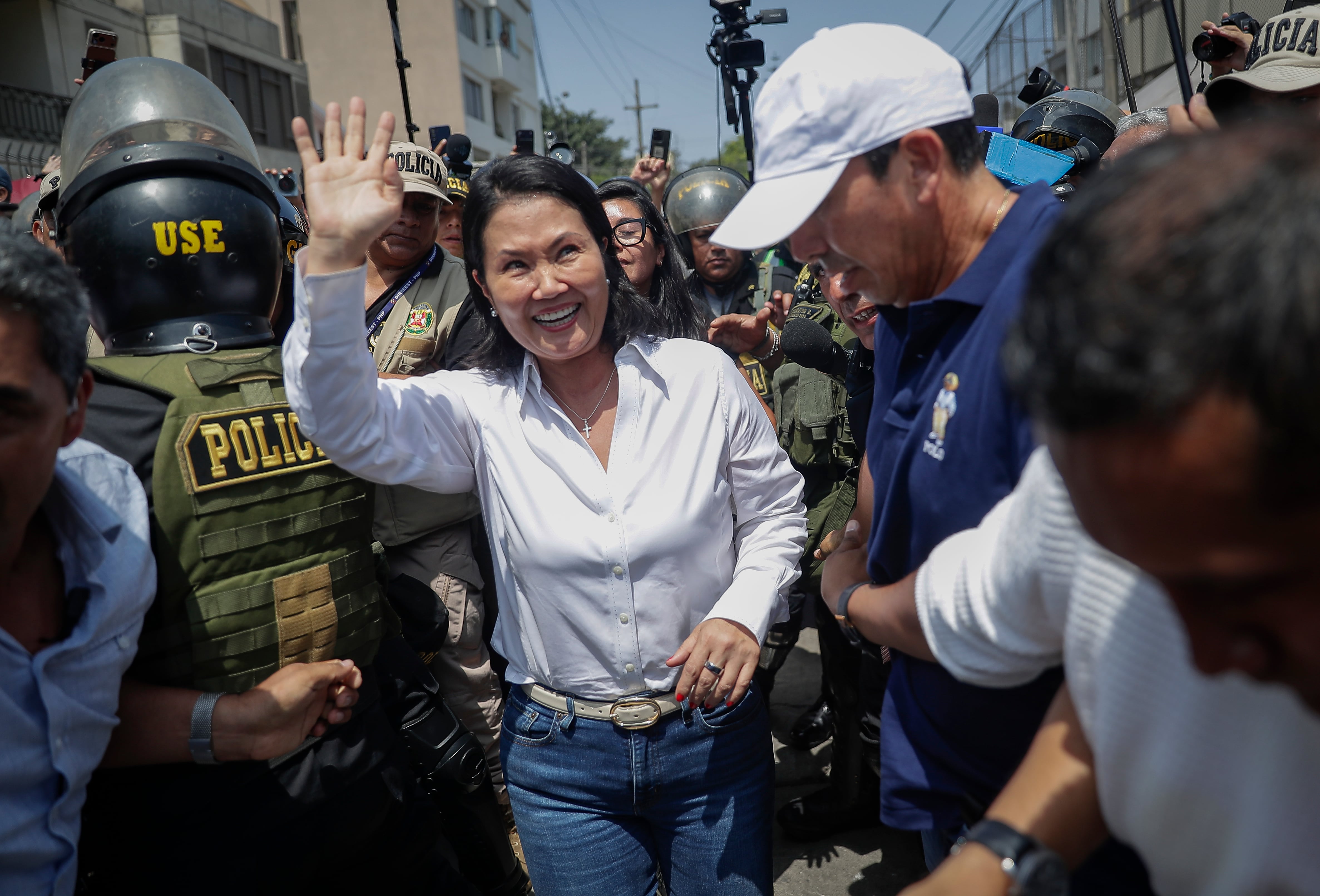 LIMA 12 DE ABRIL DEL 2026
SALIDA DE LA candidata Keiko Fujimori QUE ejerceIO su voto en el colegio Libertador San Martín en San Borja.
