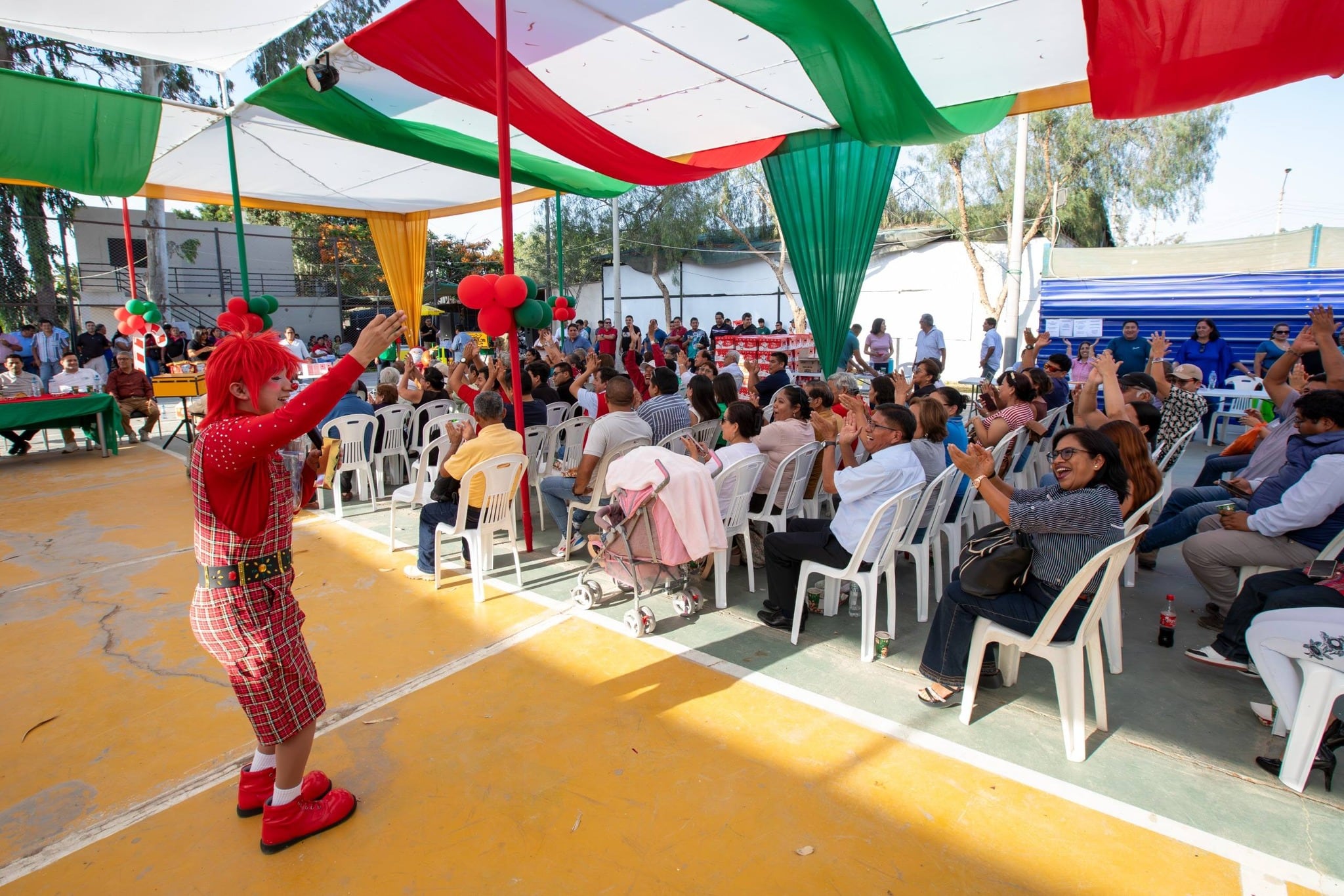 Gobierno Regional de Ica reconoce a trabajadores por fin de año