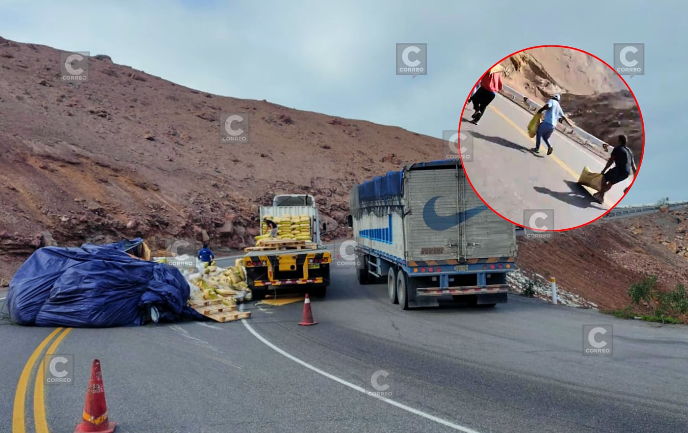 Choferes evitan saqueo tras caída de mercadería de un camión en Ocoña. Foto: Composición GEC.