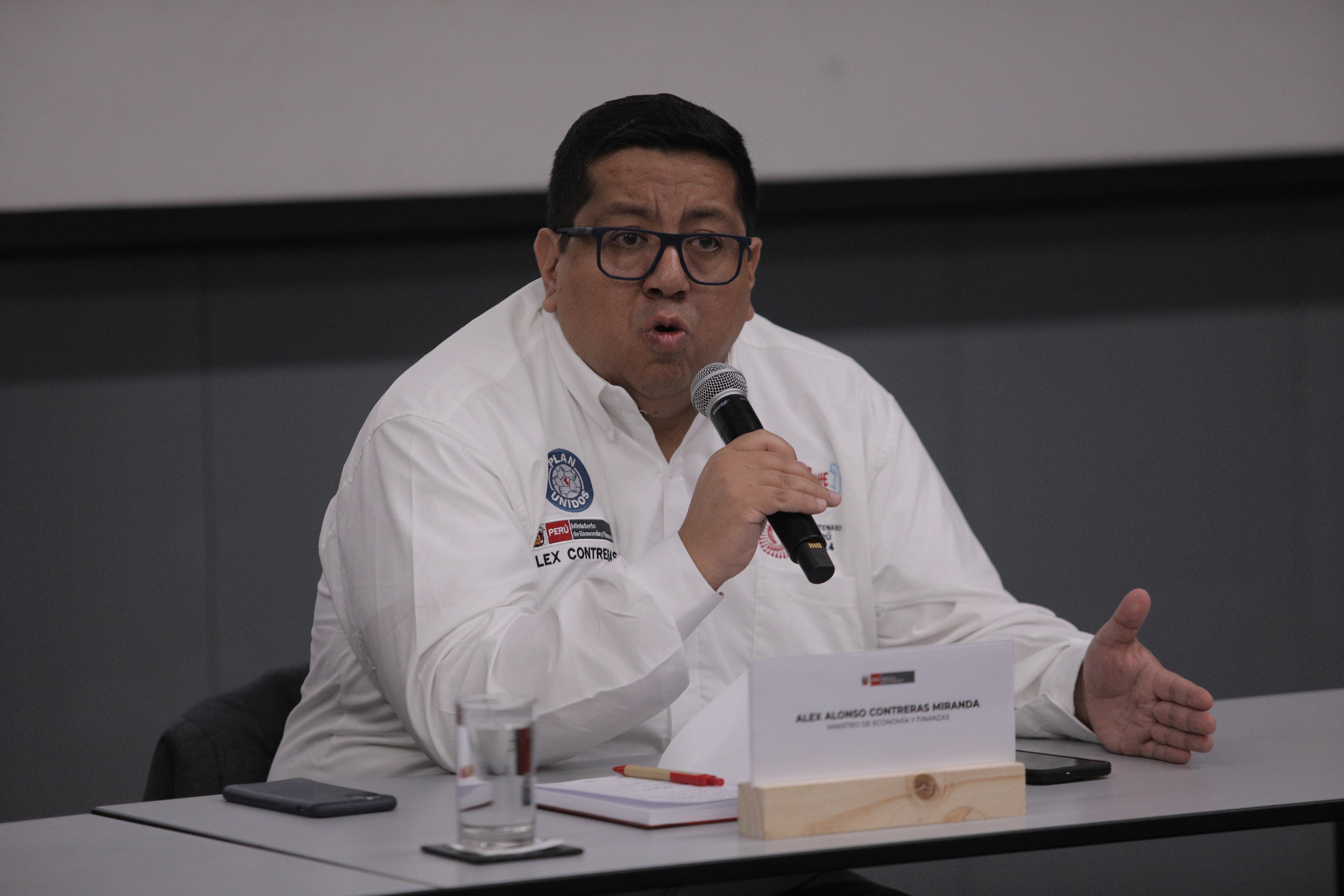 Ministro de Economía, Alex Contreras.