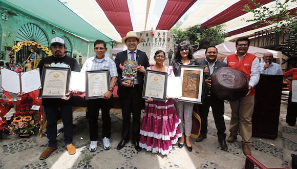 Artesanos de Arequipa en ceremonia. Foto: Leonardo Cuito.