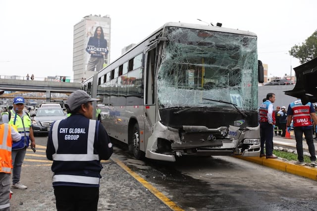 Triple choque en el Metropolitano deja al menos 40 heridos en Miraflores (Fotos: Violeta Ayasta/GEC)