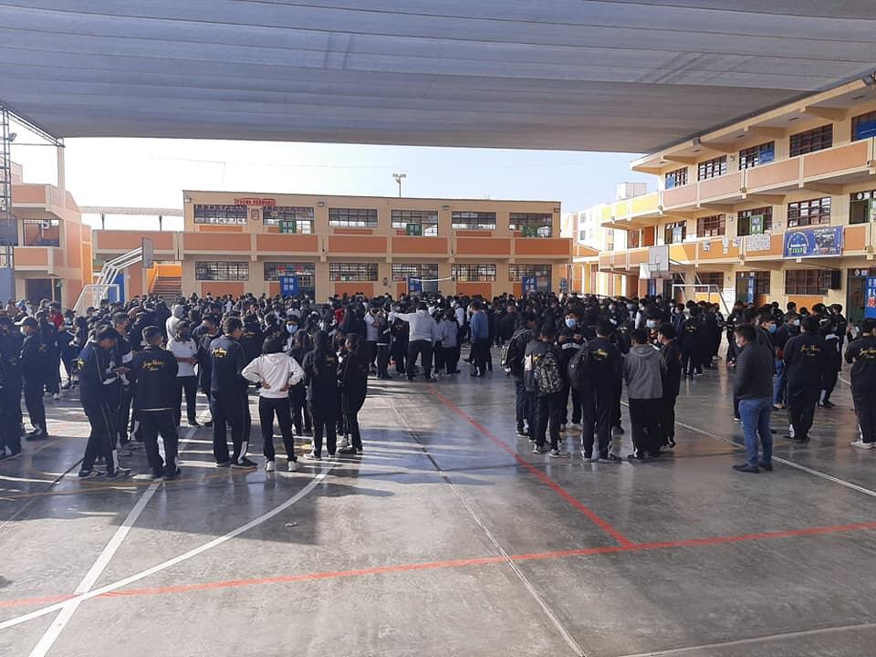 En la IE Jorge Chávez padres firmaron memorial exigiendo la separación de adolescente. (Foto: Difusión)