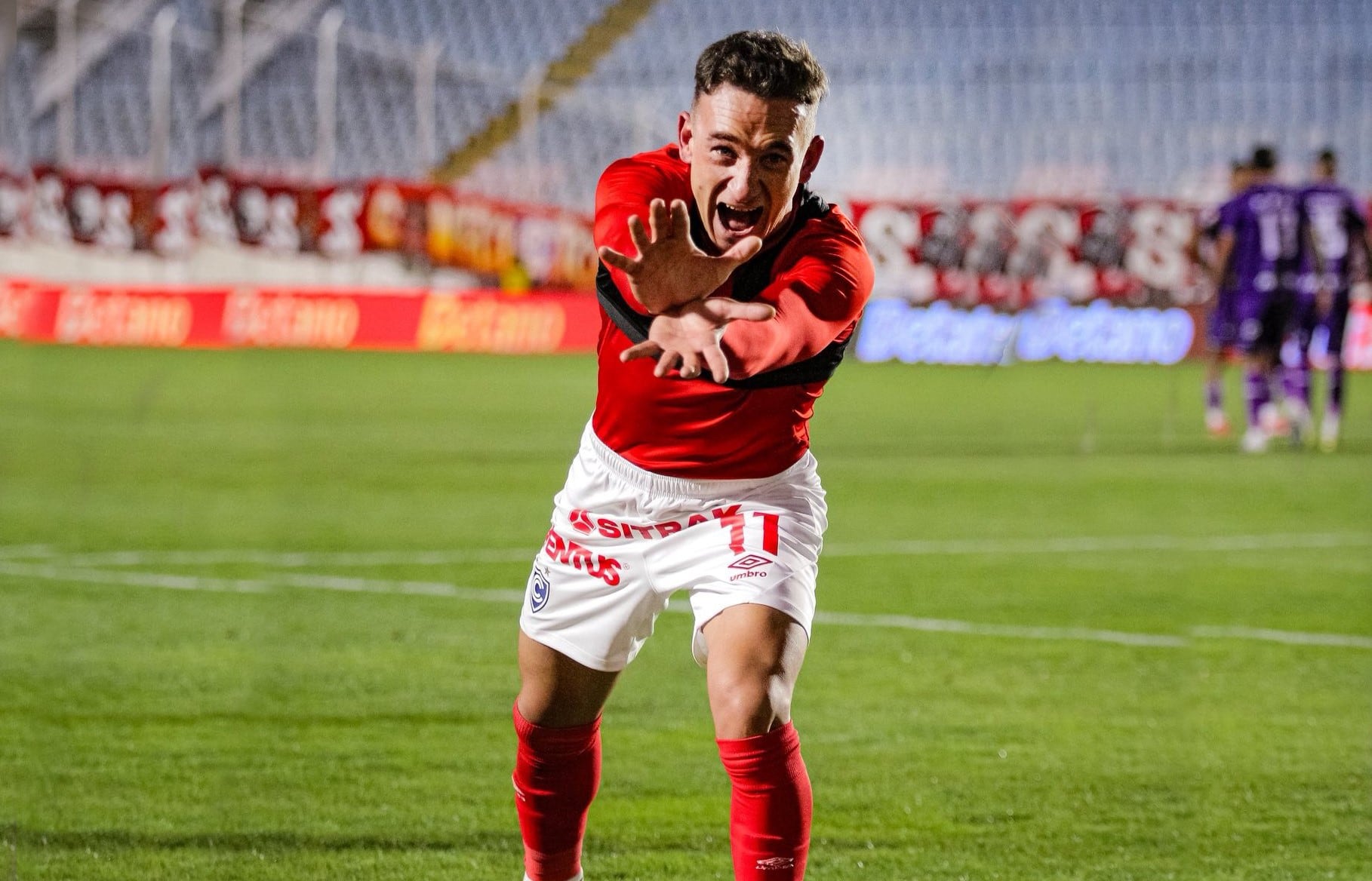 Exgoleador albo llega con su equipo Cienciano del Cusco.