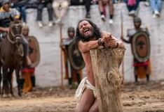 Golpes brutales y clavada de manos real en Vía Crucis de Churubamba