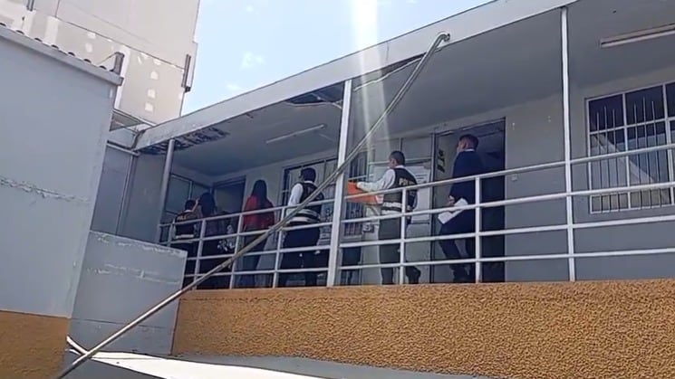 Fiscalía y Policía Anticorrupción en la Municipalidad de Cerro Colorado. (Foto: GEC)