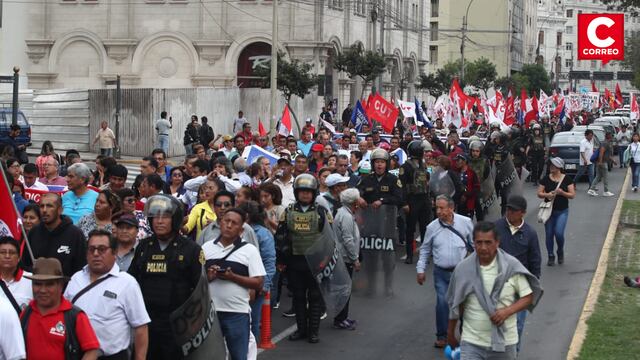 Manifestantes contra el gobierno de Dina Boluarte se reúnen en Plaza San Martín 