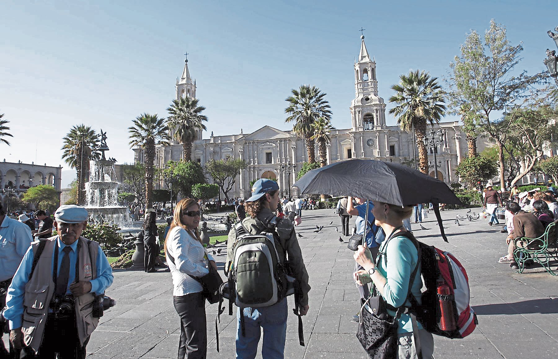 Turistas internacionales llegan a la ciudad de Arequipa. Foto: GEC.
