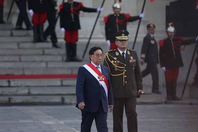 José María Balcázar salió de Palacio de Gobierno rumbo a la Catedral de Lima para participar en la misa y tedeum por Fiestas Patrias.