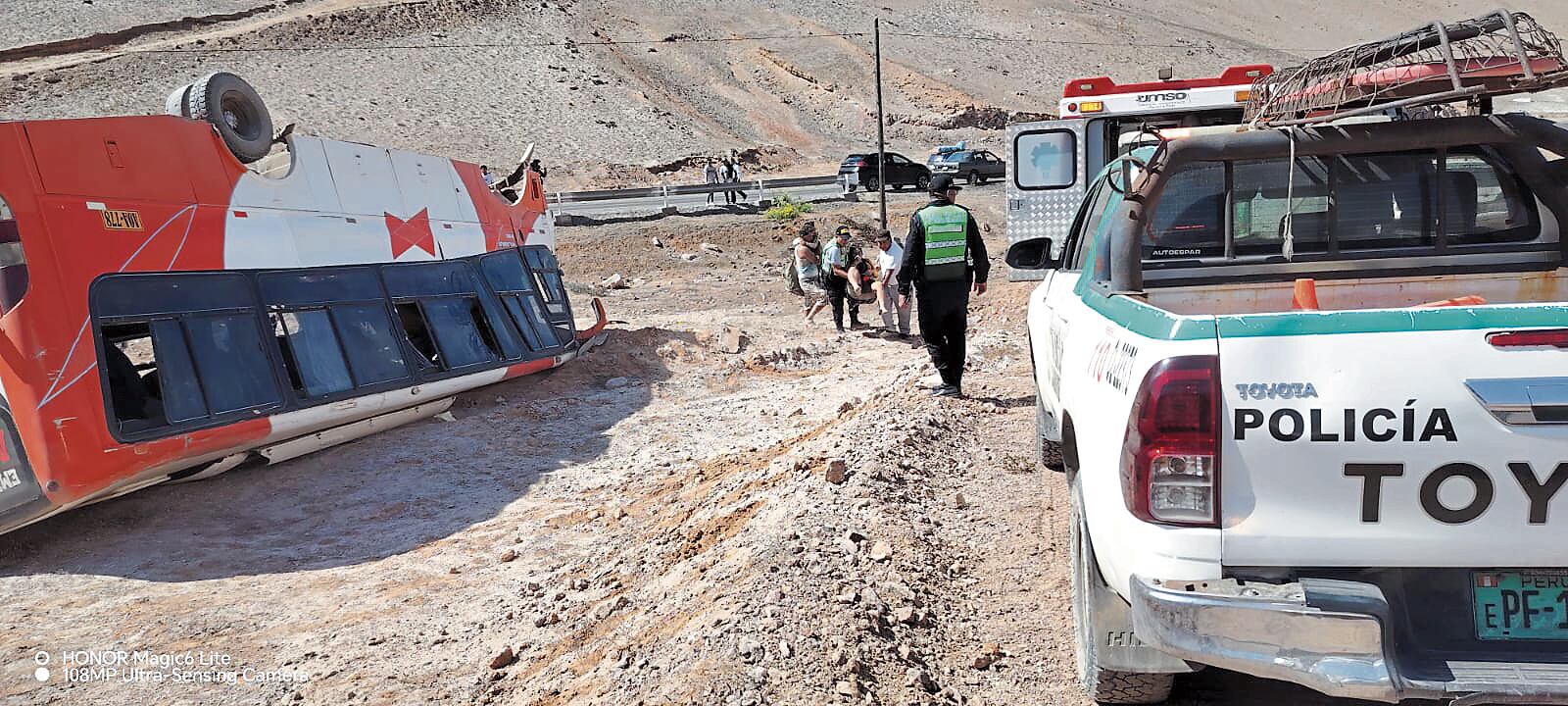 Accidente dejó al menos 30 personas heridas. Foto: difusión.
