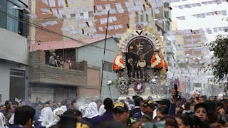 Señor de los Milagros: Fiscalizadores y ambulantes se enfrentan tras el tercer recorrido