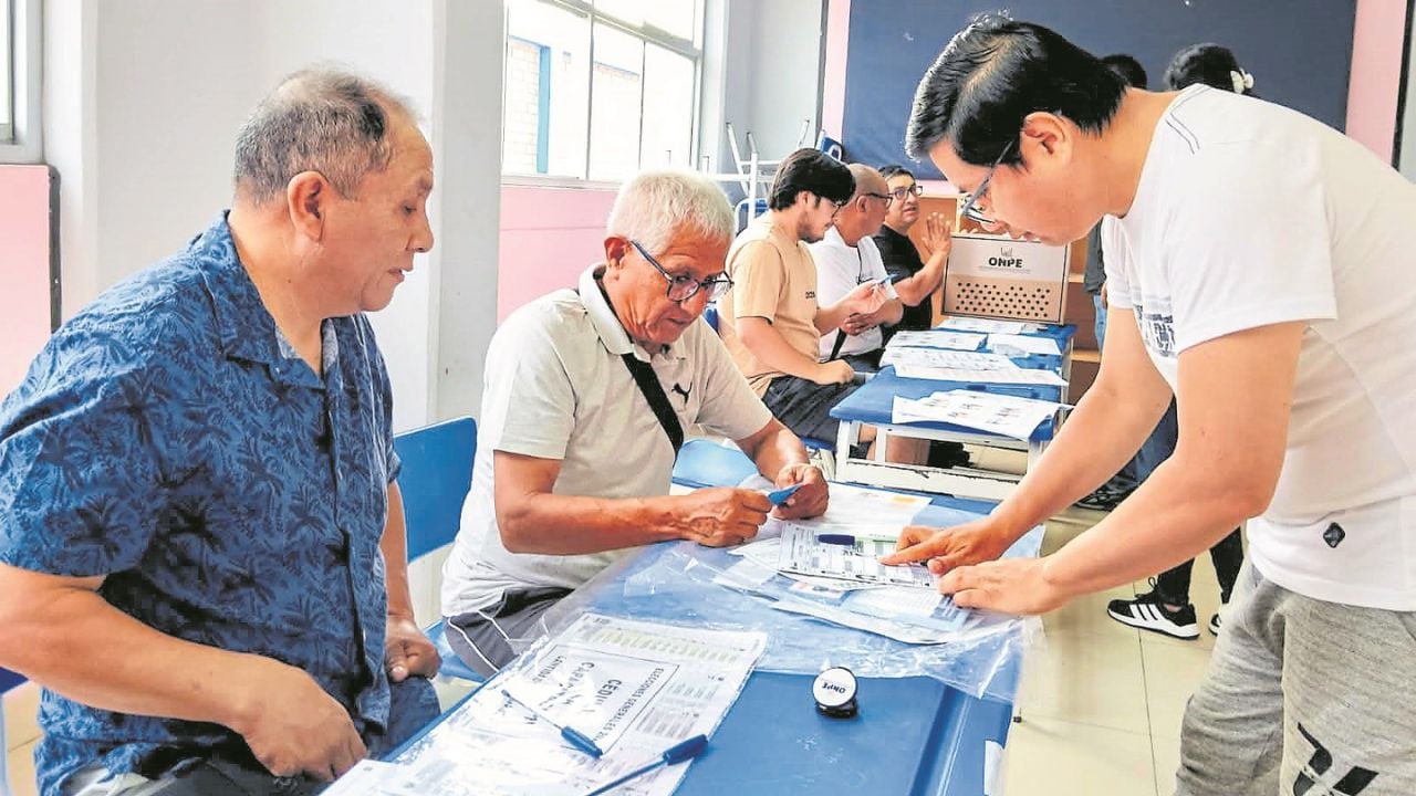 Las autoridades electorales han habilitado en toda la región 496 centros de sufragio para que la ciudadanía elija hoy al presidente de la República y a quienes ocuparán los escaños en el Senado y en la Cámara de Diputados. Se garantiza la transparencia, seguridad y el respecto a la voluntad popular en estos comicios.