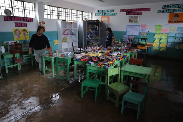 Keiko Fujimori inspecciona zonas afectadas por lluvias en Villa María del Triunfo