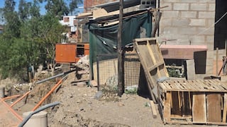 Viviendas al borde del abismo en Cayma y vecinos deben esperar hasta agosto para una respuesta (VIDEO)
