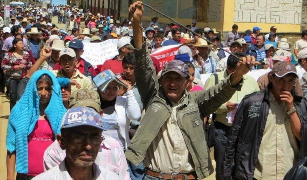 Protestaron por las calles pidiendo culminar carretera, colegio, polideportivo y otras obras