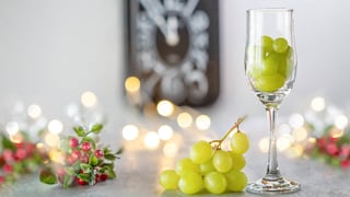 Año Nuevo 2026: ¿Por qué se comen 12 uvas y qué representan?