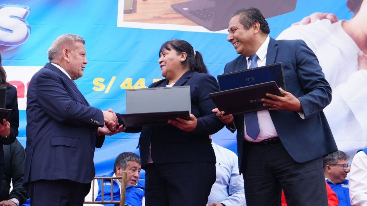 Profesores de los CEBA y CETPRO señalan que el Gobierno Regional de La Libertad siempre los “discriminan”. Por ello, pedirán la intervención de la Defensoría y la Contraloría.