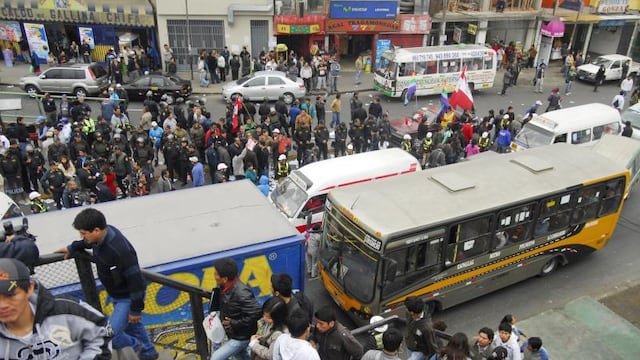 Limeños sufrieron por falta de transporte público