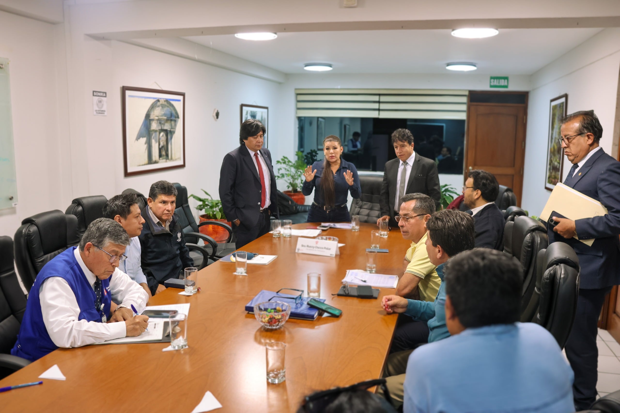 Mesa de diálogo entre transportistas y alcaldesa de Arequipa, Ruccy Oscco. Foto: Municipalidad Provincial de Arequipa.