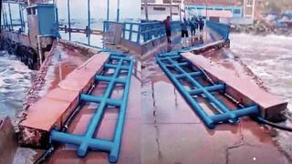 Oleajes anómalos destruyen muelles y embarcaciones en Talara