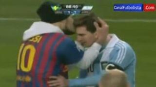 Hincha besa a Messi en pleno partido