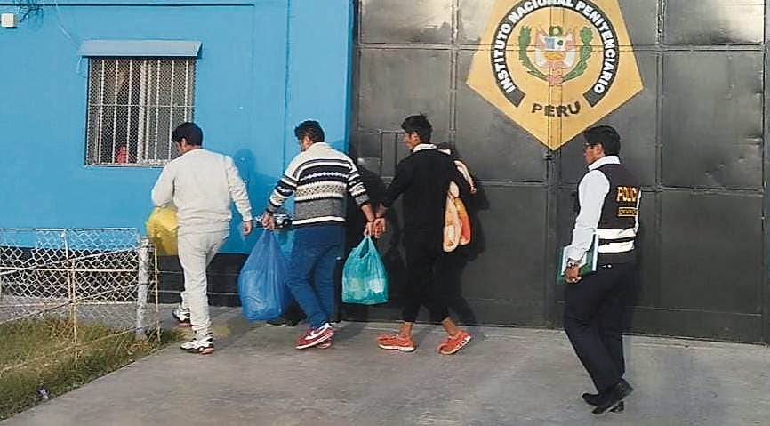 Los detenidos fueron sentenciados ante pruebas por robo a cambista en Cayma. Foto: GEC.