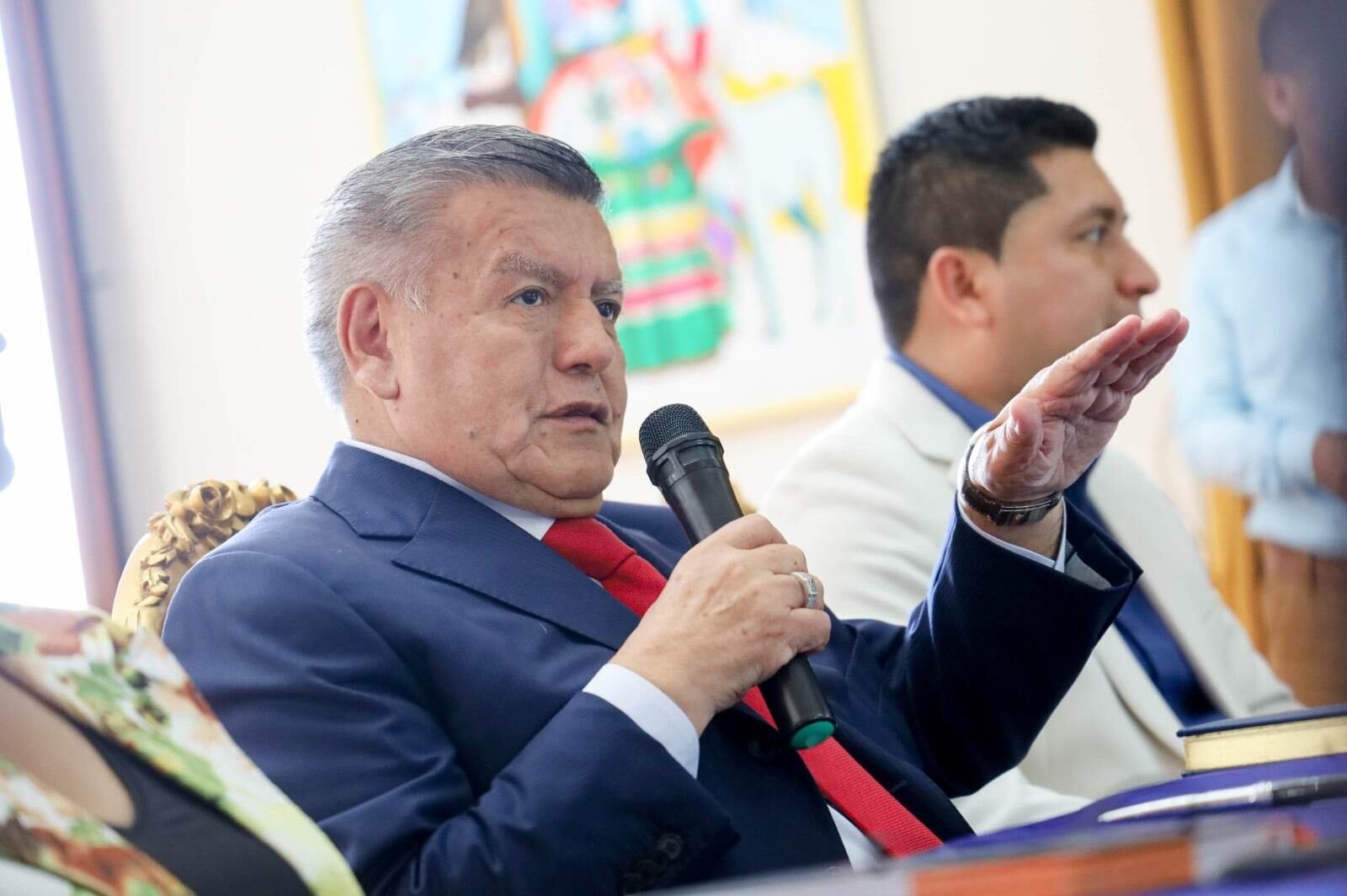 El también gobernador de La Libertad aseguró que el club dará las facilidades al delantero peruano para poder desligarse del equipo.