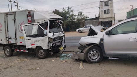 La Libertad: Choque entre camión y camioneta dejó tres heridos en la provincia de Virú (VIDEO)