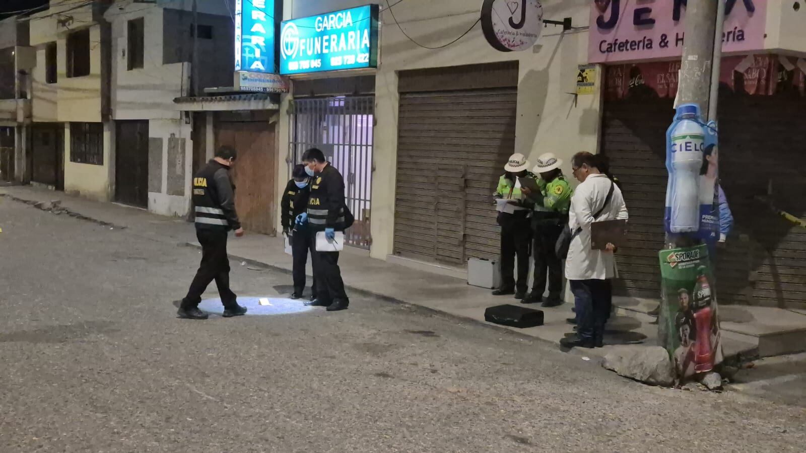 Policía investiga la muerte violenta de extranjero. Foto: GEC.
