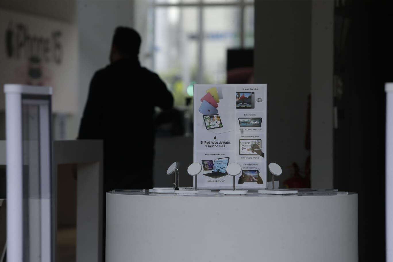 Asaltan Mac Center en San Isidro. (Fotos: Hugo Pérez @photo.gec)