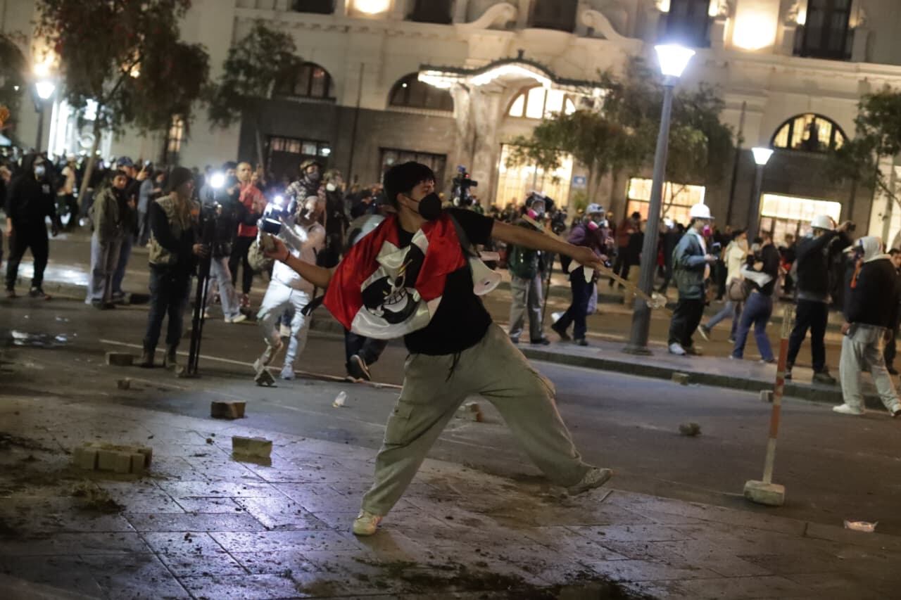 Manifestantes marcharon hacia el Congreso el 20 y 21 de septiembre contra el Gobierno y Congreso. Foto: Julio Reaño/@photo.gec.