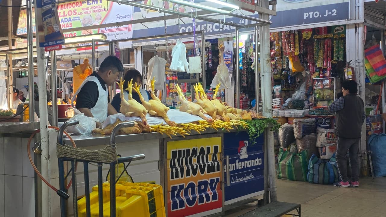 Precio de carnes y verduras en mercado Metropolitano de Arequipa. (Foto: Yunsu Pariapaza/@photo.gec)