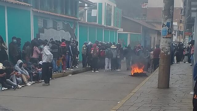 Universitario queda herido durante plantón de protesta en Huancavelica (VIDEO)