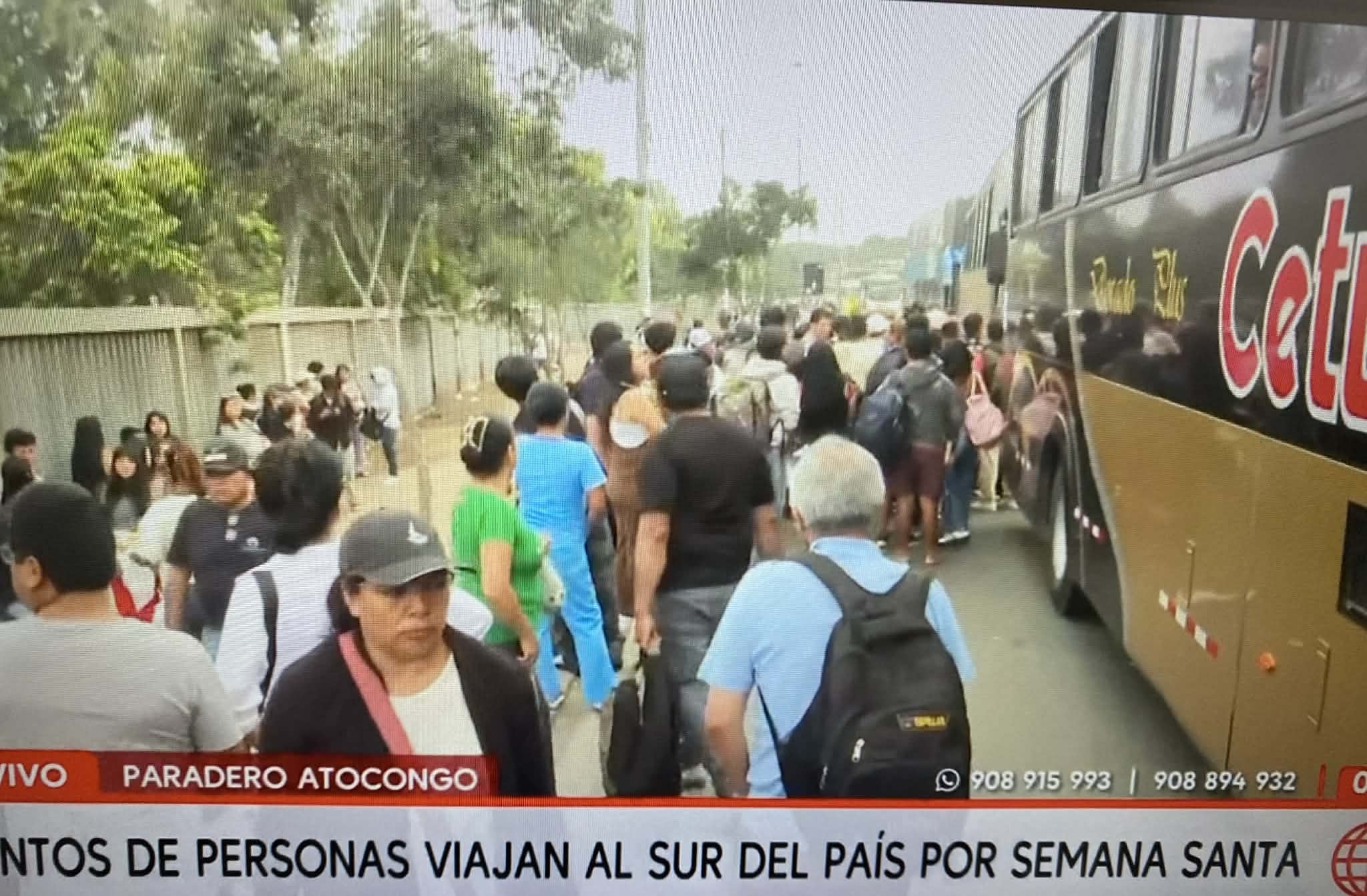 Cientos de viajeros se movilizan hacia el sur del país, mientras los precios de los pasajes registran incrementos en rutas como Ica, Cañete y Asia.FOTO: AMÉRICA NOTICIAS