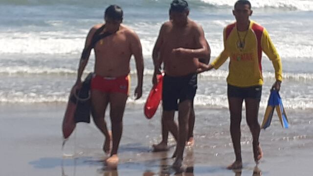 Tacna: Salvavidas rescatan a bañista que era arrastrado en la playa Los Palos