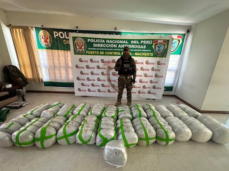 Policía decomisa más de 202 kilos de marihuana que era transportado en costales de rafia