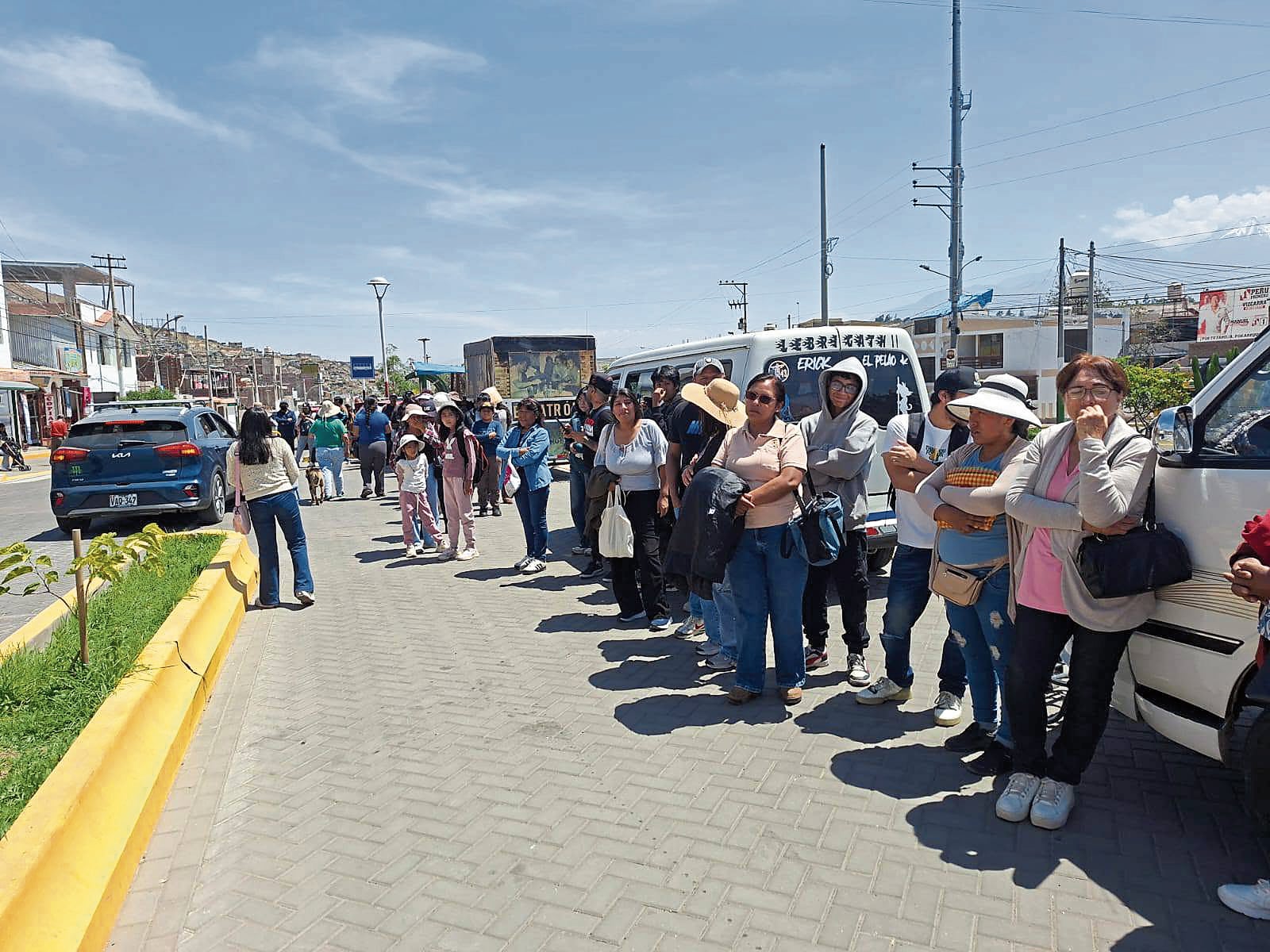Pobladores de Uchumayo gastan 12 soles al día por falta de transporte público