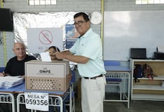 José Williams acude a sufragar al colegio María Reiche de San Borja (FOTOS)