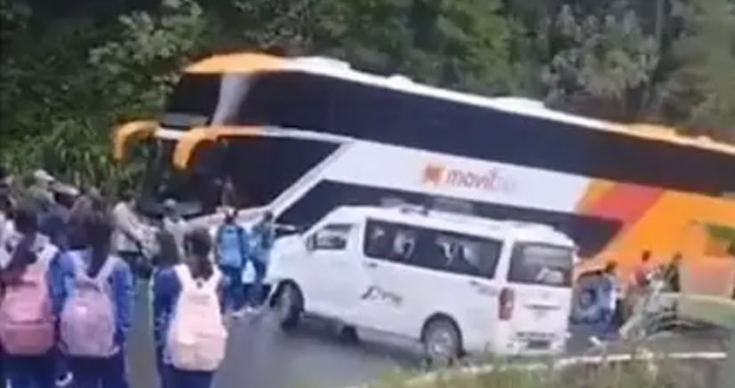 El accidente ocurrió en la vía Fernando Belaunde Terry, donde el impacto provocó la interrupción temporal del tránsito mientras las autoridades iniciaban las investigaciones. FOTO: ANDINA