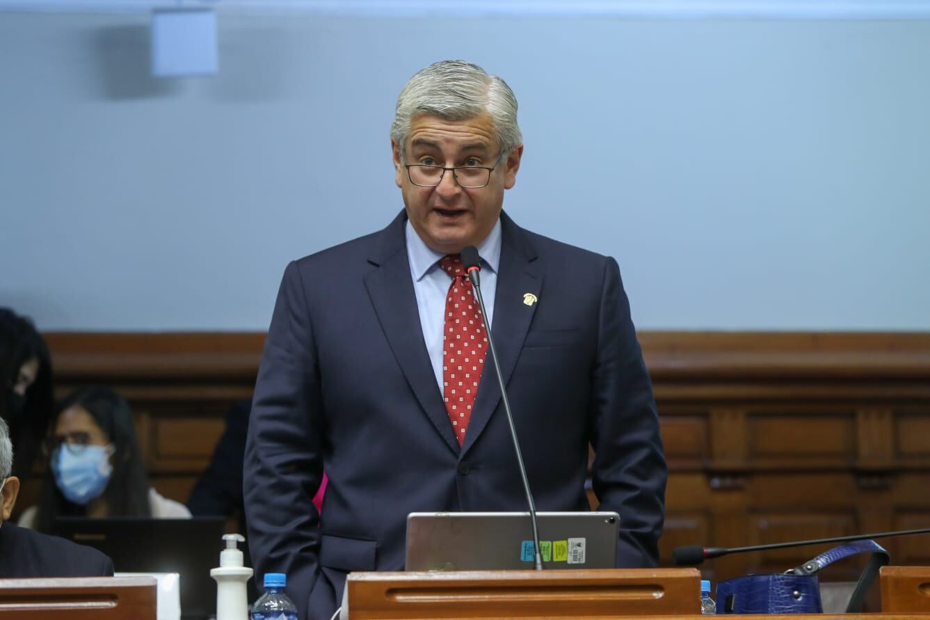 Juan Carlos Lizarzaburu en polémica por comentarios misóginos. ( Foto: Congreso)
