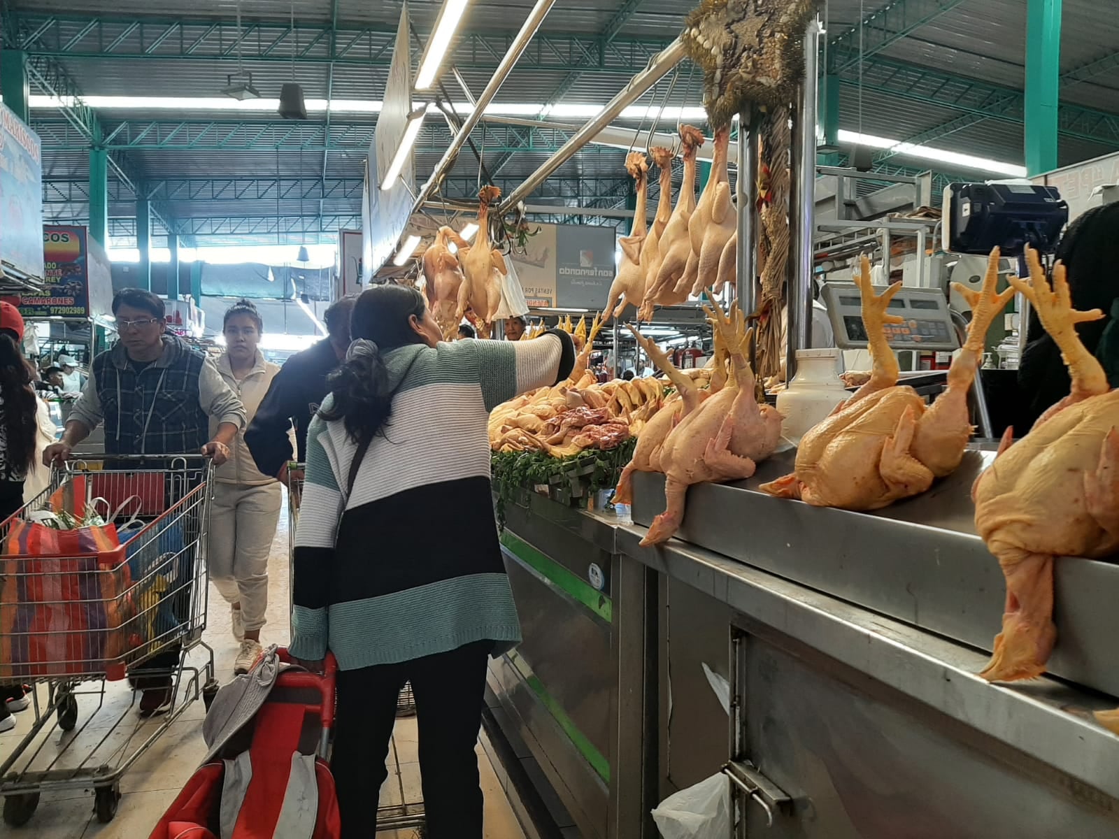 El precio del pollo es una preocupación para las familias arequipeñas. (Foto: GEC)