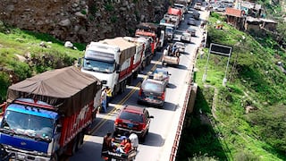 Decretan estado de emergencia en la red vial nacional por 30 días a raíz de paro de transportistas