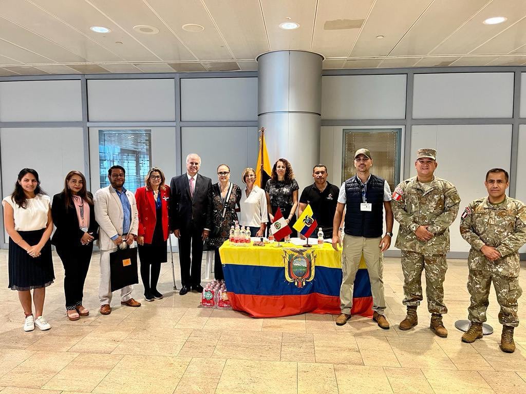 Peruanos evacuados de la guerra de Israel llegaron a Quito en vuelo humanitario ecuatoriano.