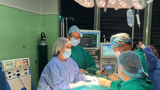 Por primera vez en Huancavelica cierran hernias con procedimiento laparocópico a niños