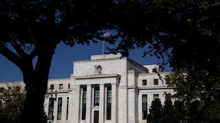 Fed analiza subir 0.75 puntos porcentuales la tasa de interés en medio de una caída de los mercados mundiales