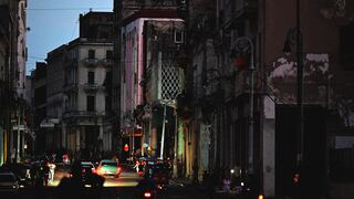 Cuba sufre apagón general por efecto de huracán Rafael