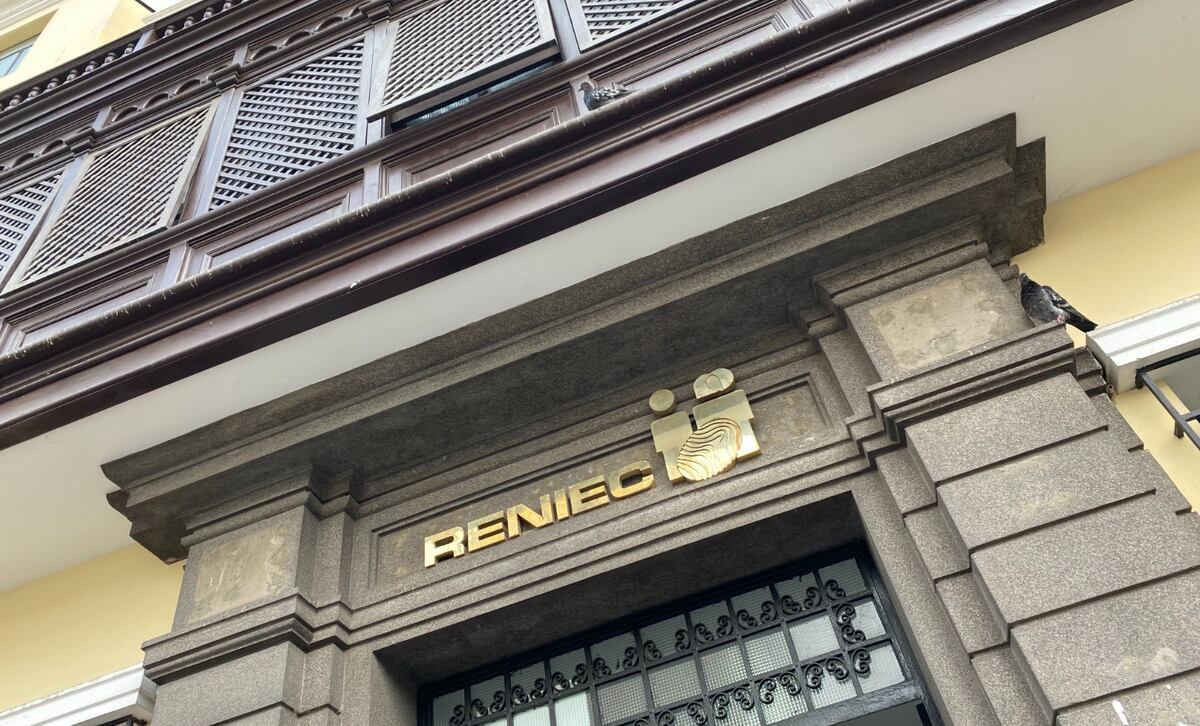 El Registro Nacional de Identificación y Estado Civil (Reniec) ha identificado que más de 8 mil personas fallecidas aún figuran en su base de datos.
