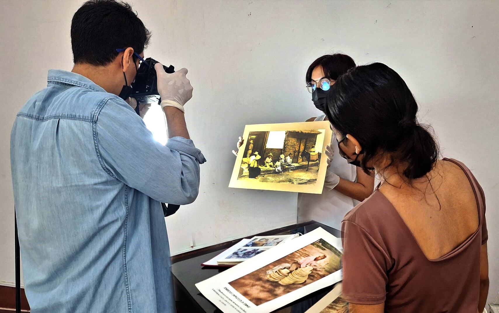 Presentarán muestra de foto-óleo del fotógrafo quiteño Manuel Quiroz.