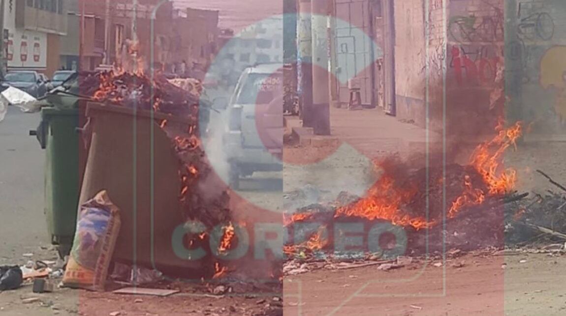 Cansados de la falta de recojo de residuos sólidos, los vecinos decidieron quemar los contenedores.