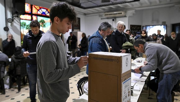 Argentina: Iniciaron las votaciones para elecciones presidenciales.